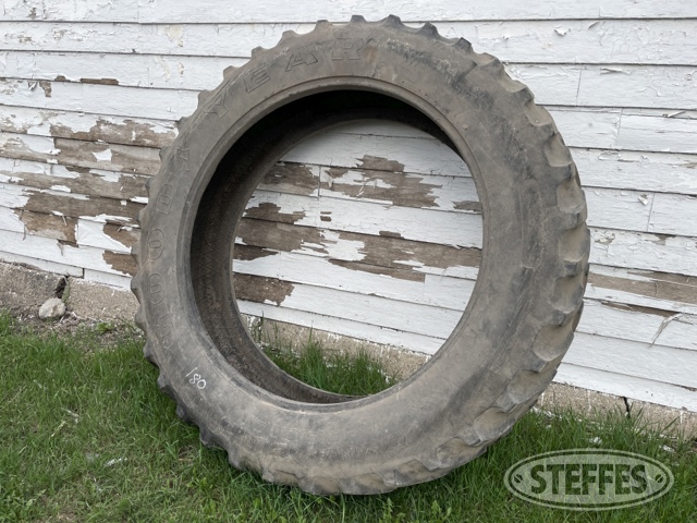 (1) 14.9-46 tire